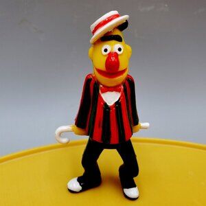 Sesame Street Bert Pvc Figure Tara Toy 3 inch Music in the Park